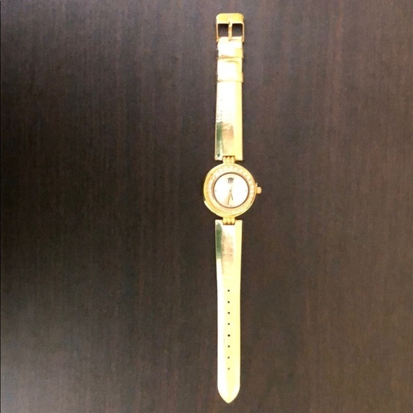 New Women’s Watch Gold Toned with Bling